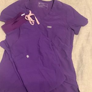 XS / XSP scrub set from Figs!